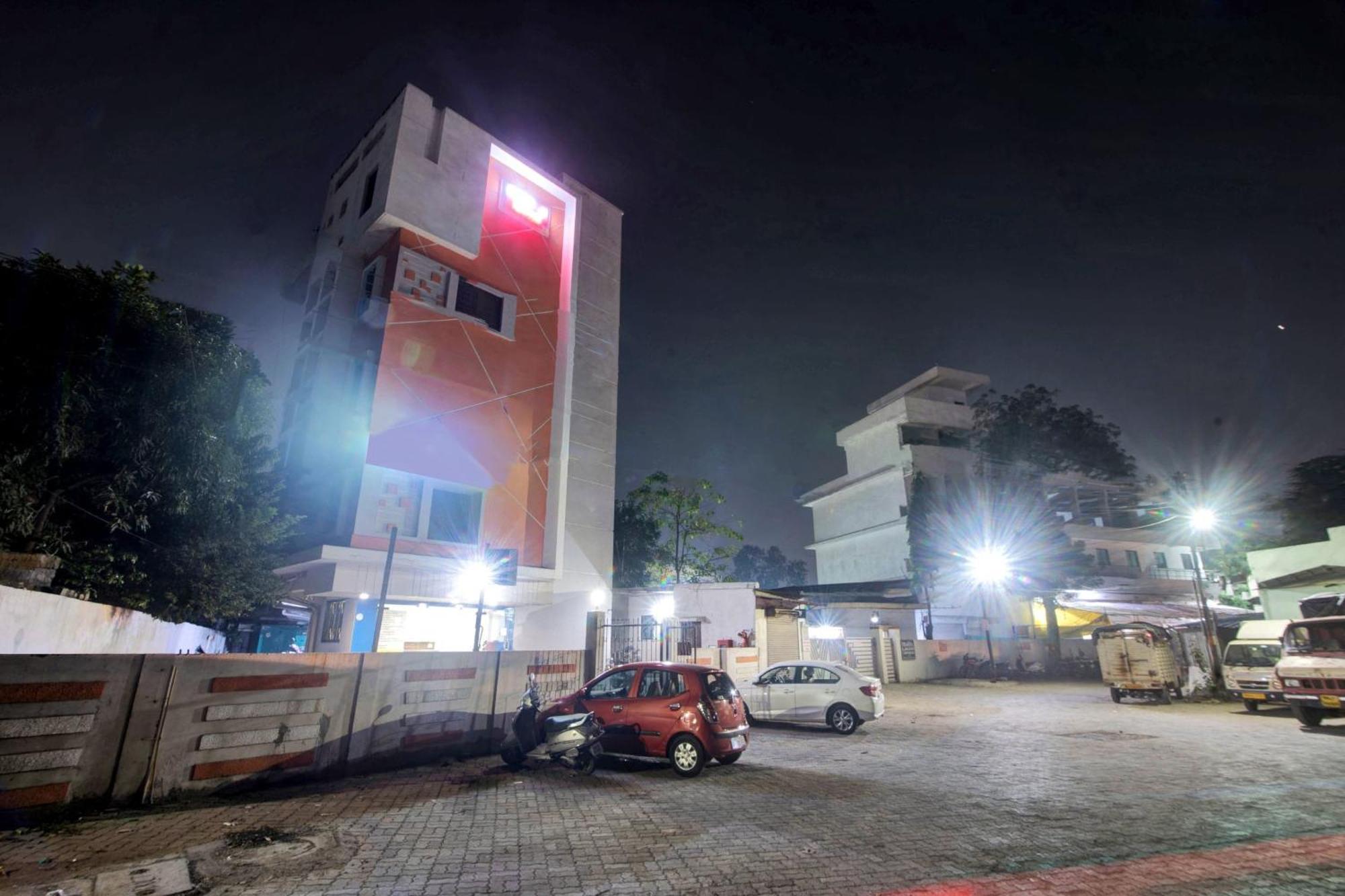 Townhouse 700 Hotel Krishna. Nagpur Exterior photo